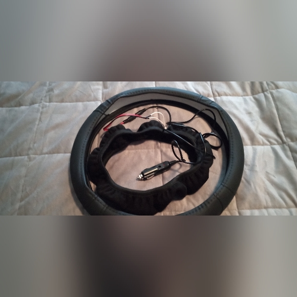 Heated +Regular Steering Wheel Cover🚗 Bundle - Picture 9 of 14